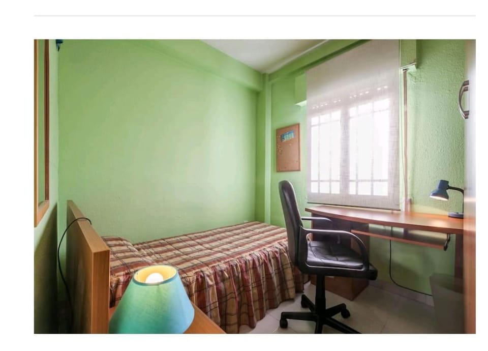 PISO CON BUENA RED WIFFI FIBRA ÓPTICA Alquiler de habitaciones Vacation rental in Seville