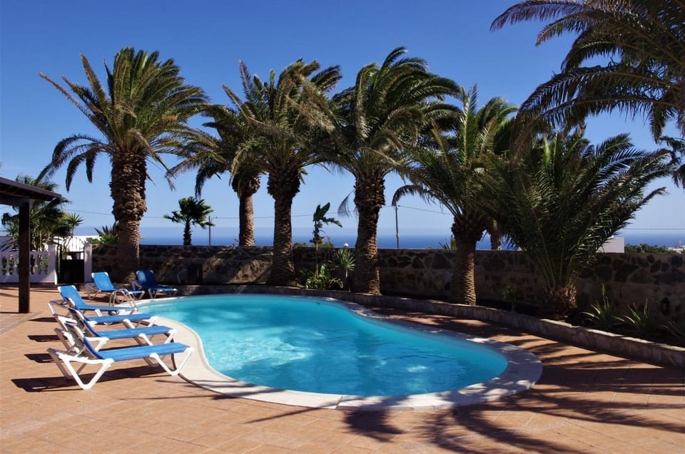 Pool view, Sea view, Swimming pool, sunbed