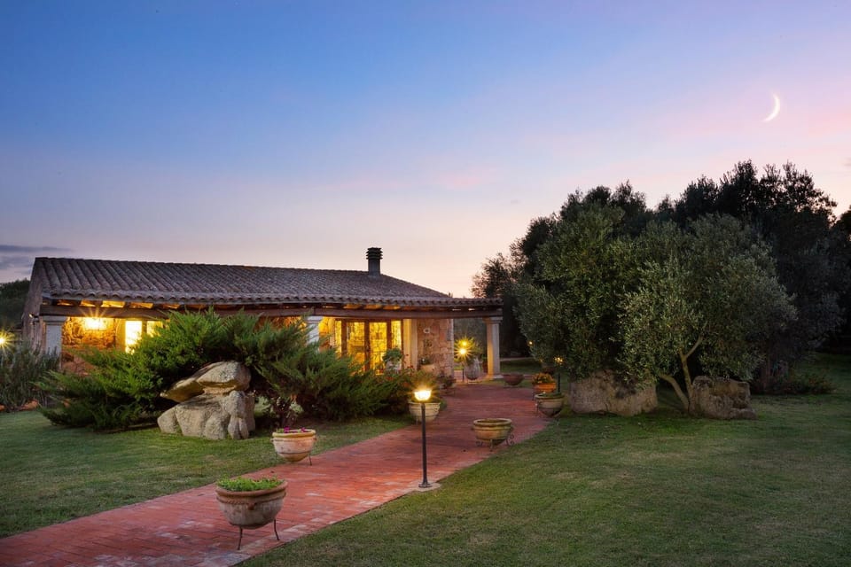 Property building, Garden, Lobby or reception