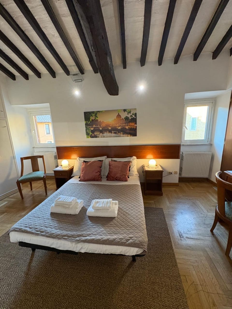 Bed, Living room, Photo of the whole room, Seating area, towels