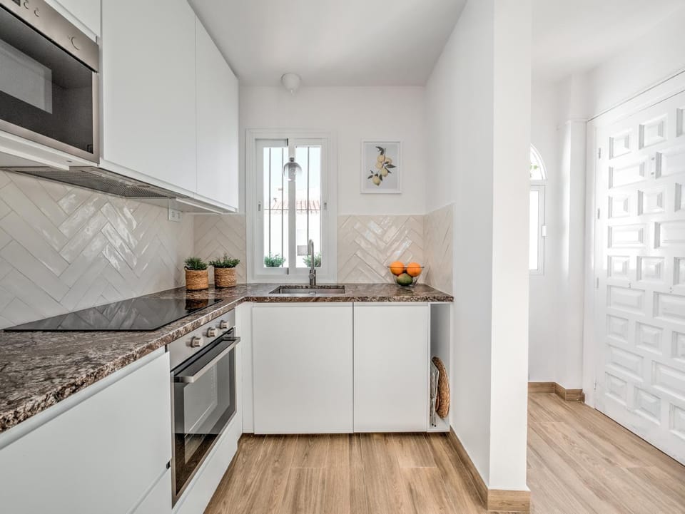 Kitchen or kitchenette, dishwasher, minibar, oven, pet friendly, stove