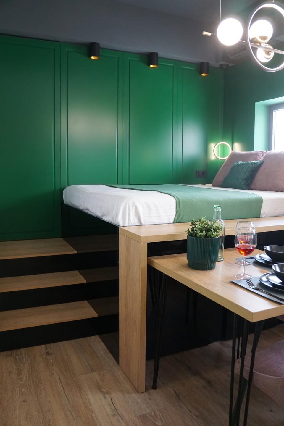 Green Sunnyside Studio - Central Location Apartment in Bucharest