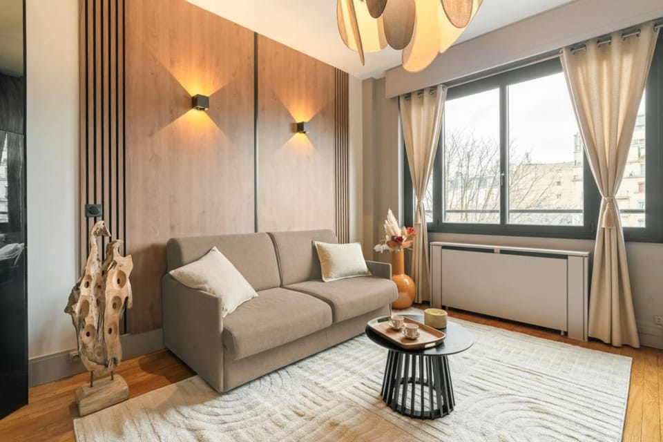 Communal lounge/ TV room, Bed, TV and multimedia, Living room, Seating area, storage, wardrobe