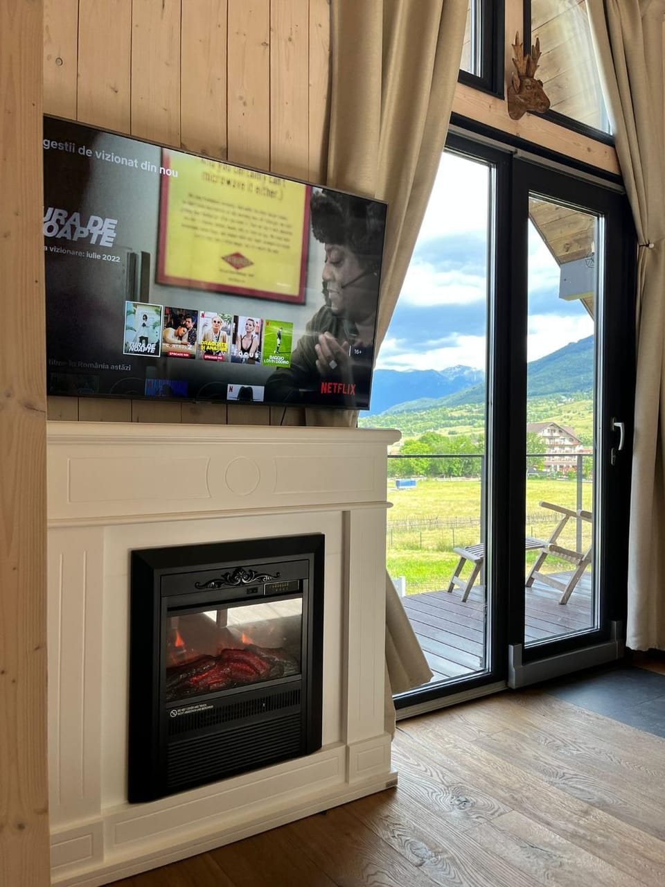 Bramble Tiny House Chalet in Brașov County