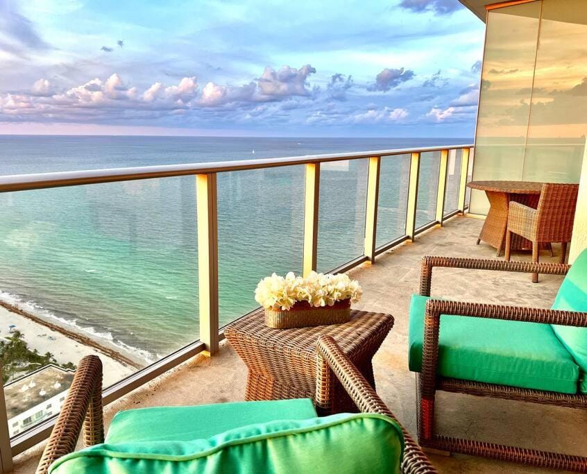 Ocean View Beachfront 2Bed/2B M-Penthouse @HYDE Apartment in Hollywood Beach