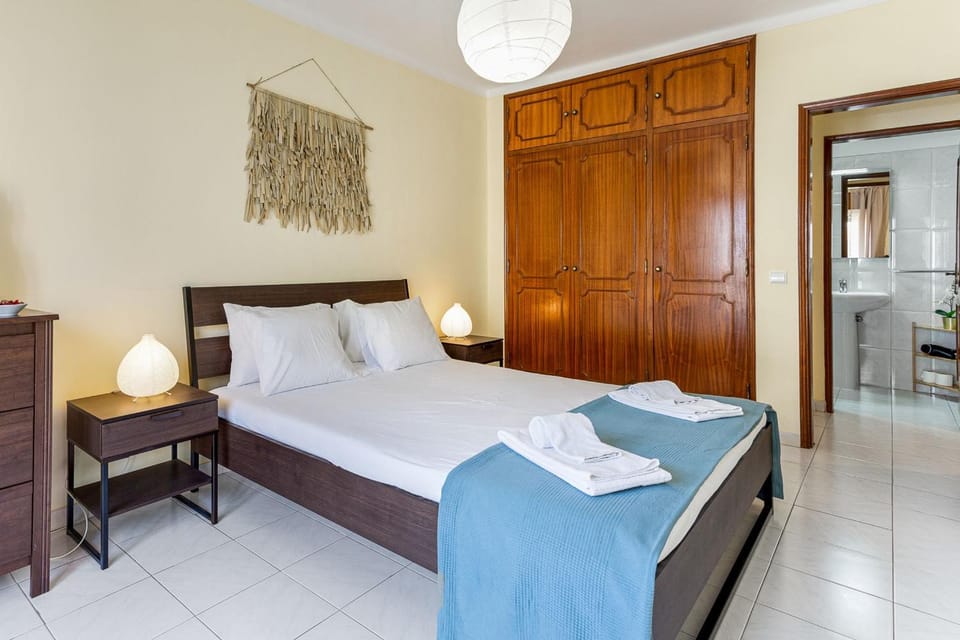 1BR Infante Flat in Quarteira by LovelyStay Apartment in Quarteira