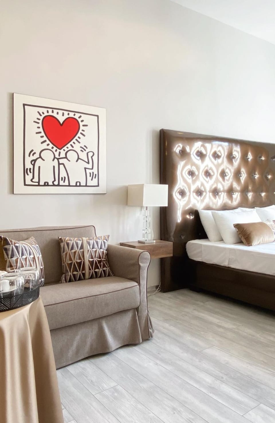 Bed, Photo of the whole room, Seating area, Bedroom
