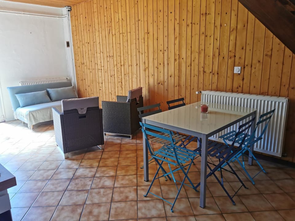 Studio Duplex avec jardin - La voie des Salines Apartment in Jura