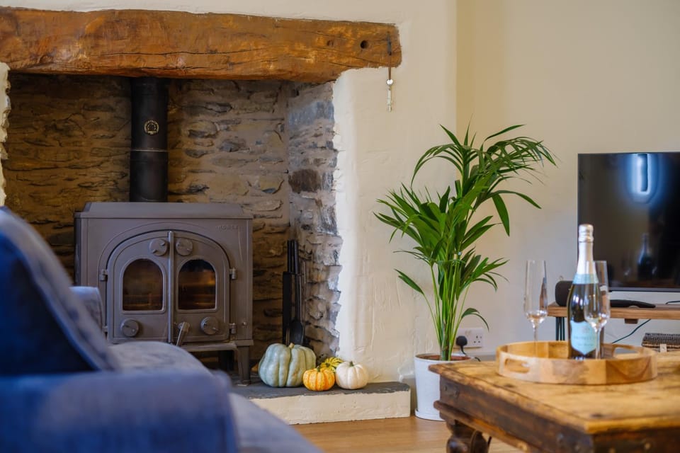 Living room, Seating area, flat iron