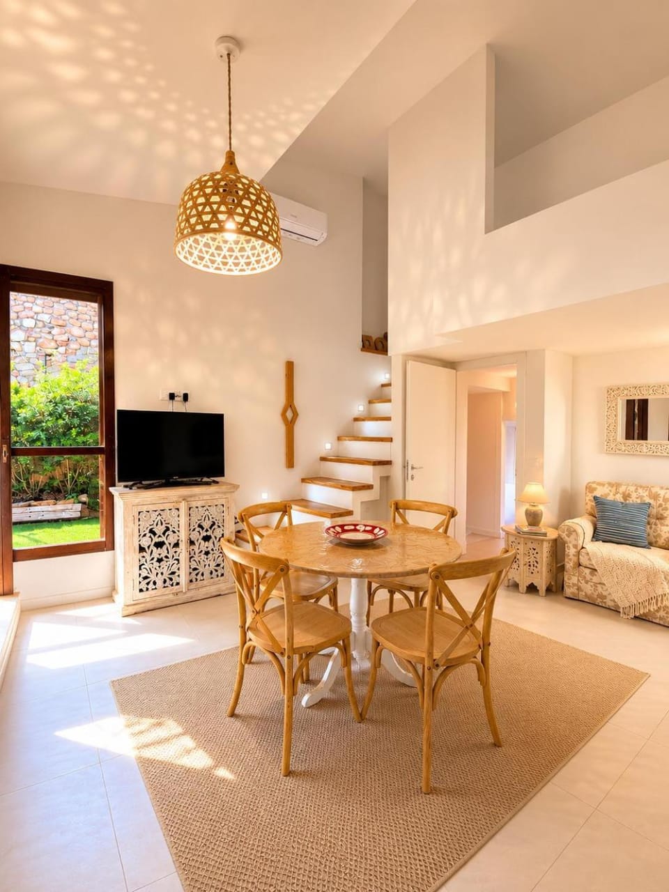 TV and multimedia, Living room, Dining area