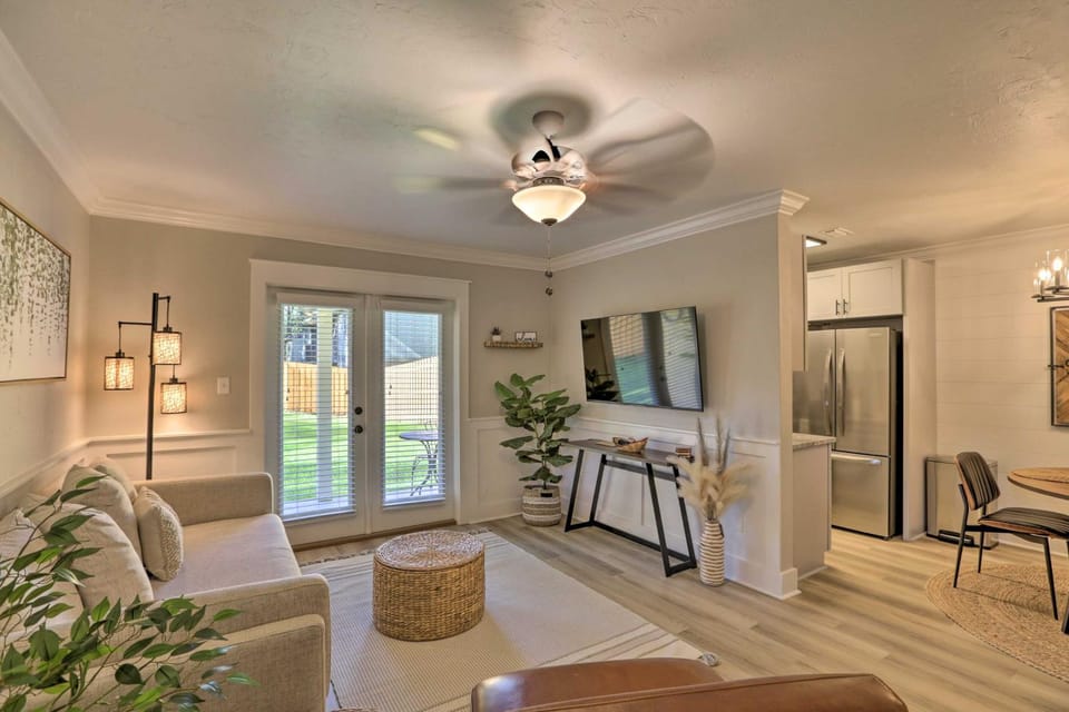 Cozy Tallahassee Apartment w/ Spacious Yard! Apartment in Tallahassee