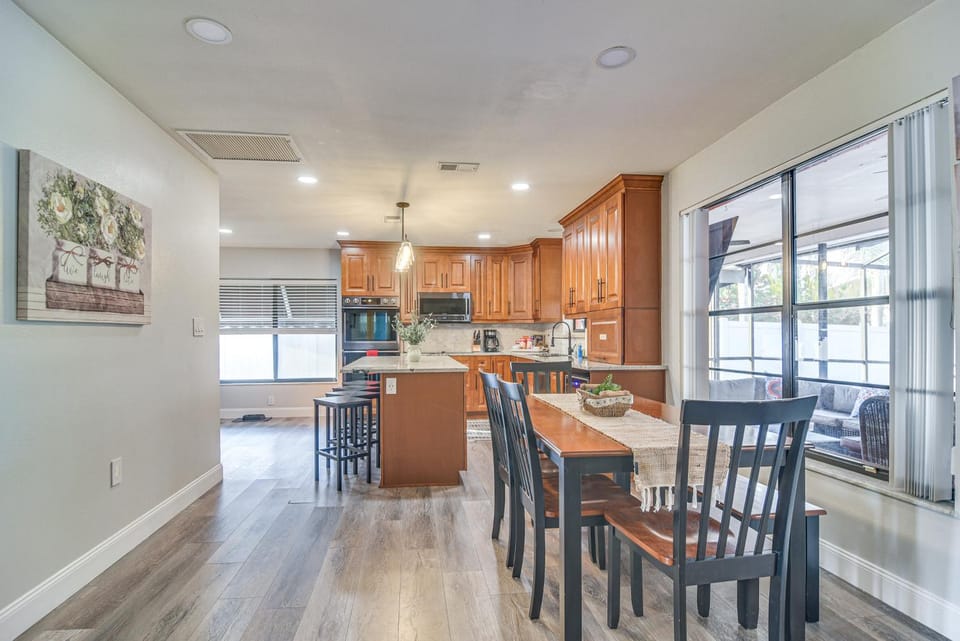 Largo Oasis w/ Pool & Grill: 6 Mi to Beach! House in Largo