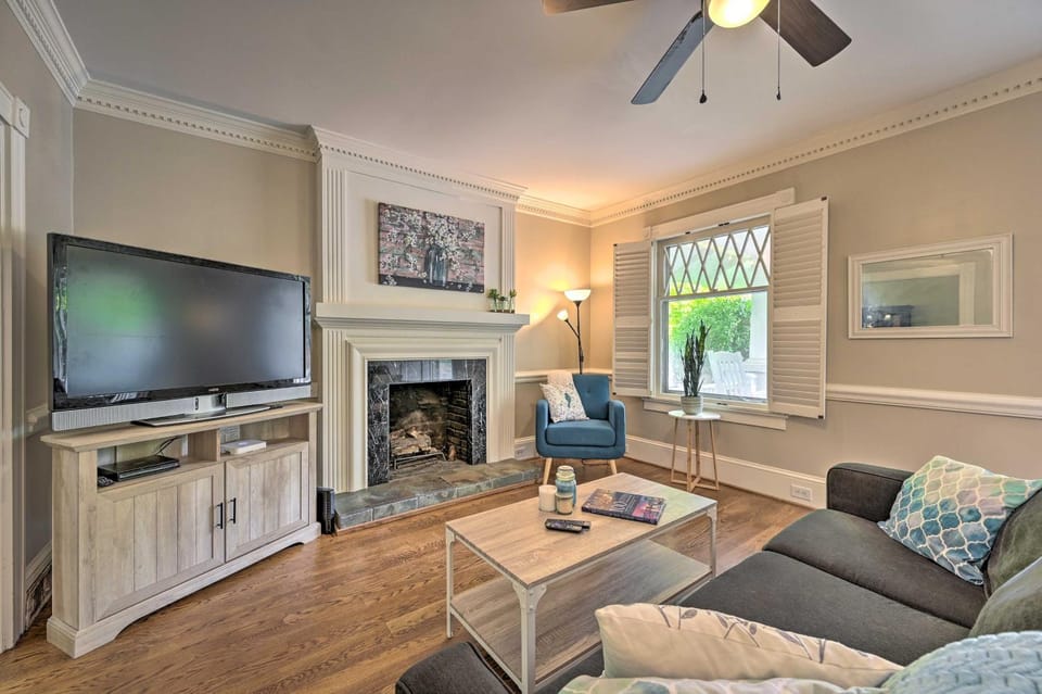 Bright Greensboro Escape ~ 1 Mi to Downtown House in Greensboro