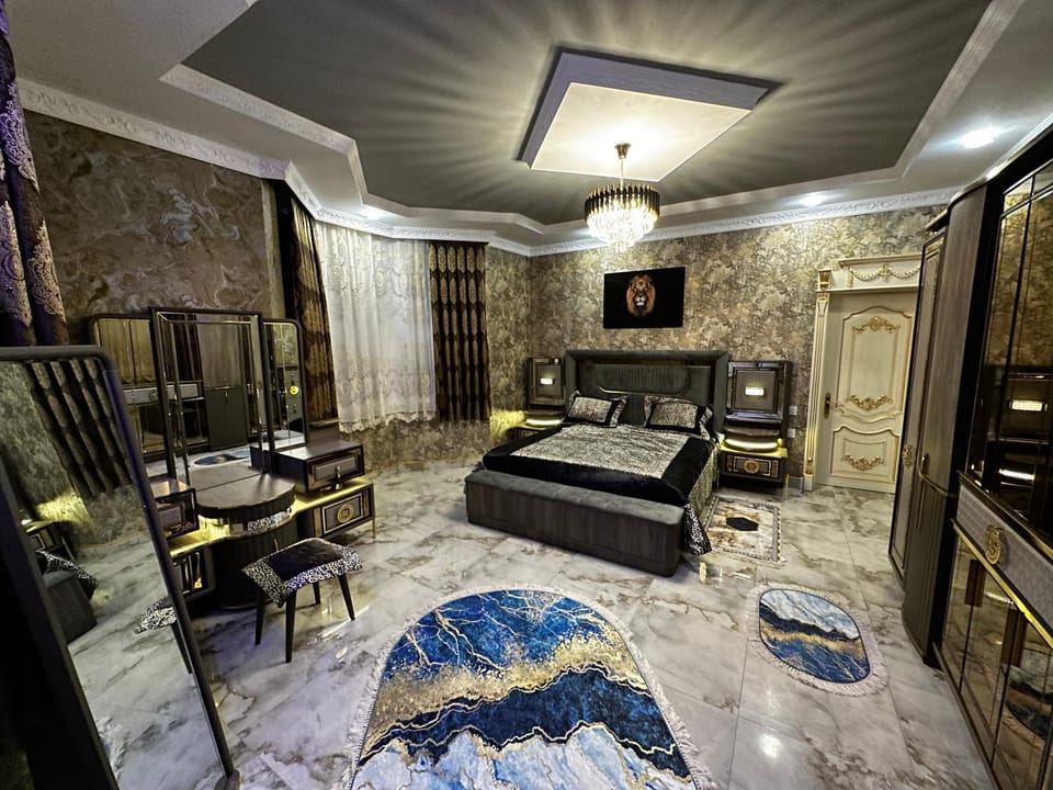 Bed, Seating area, Bedroom, wardrobe