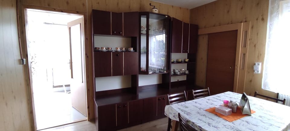 Ubytování Ostrov u Macochy Vacation rental in South Moravian Region