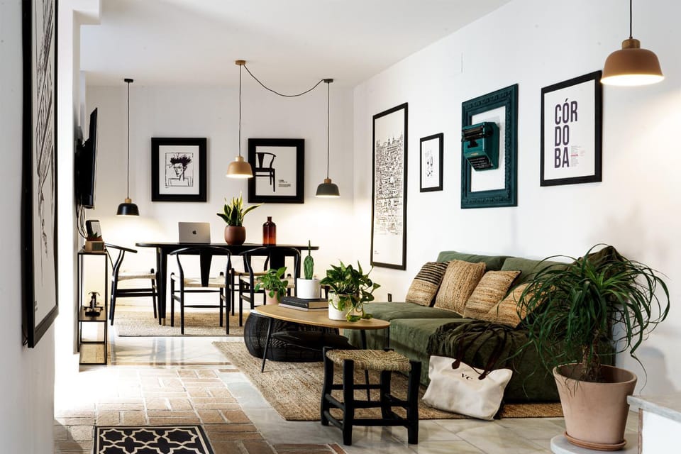 Living room, Seating area, Dining area