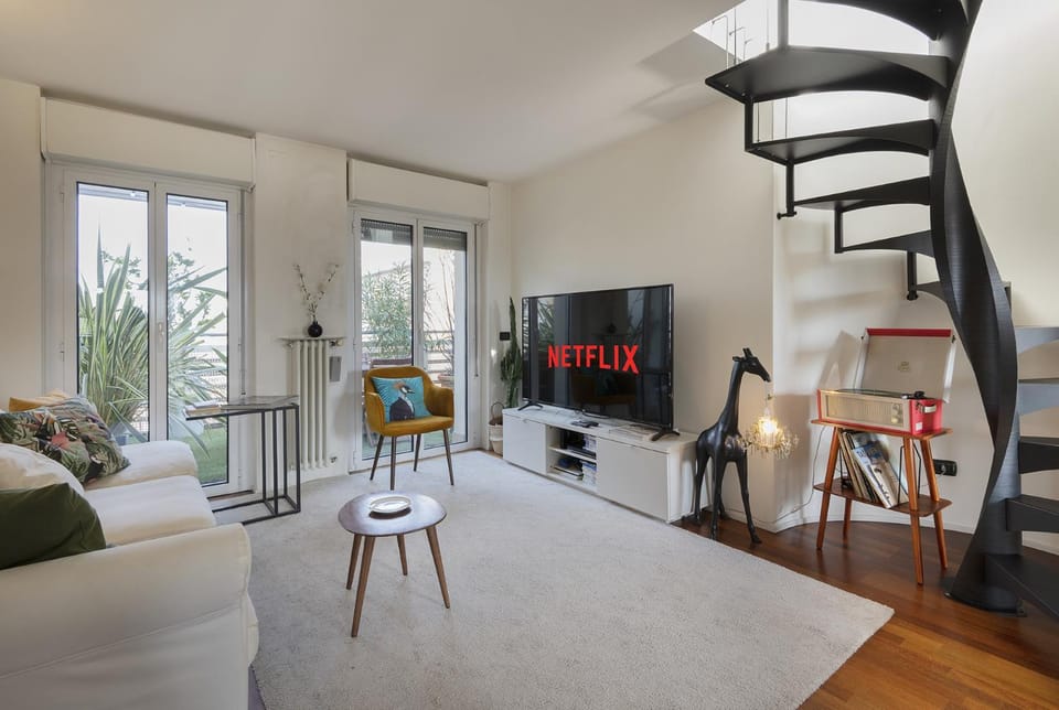 Communal lounge/ TV room, Living room