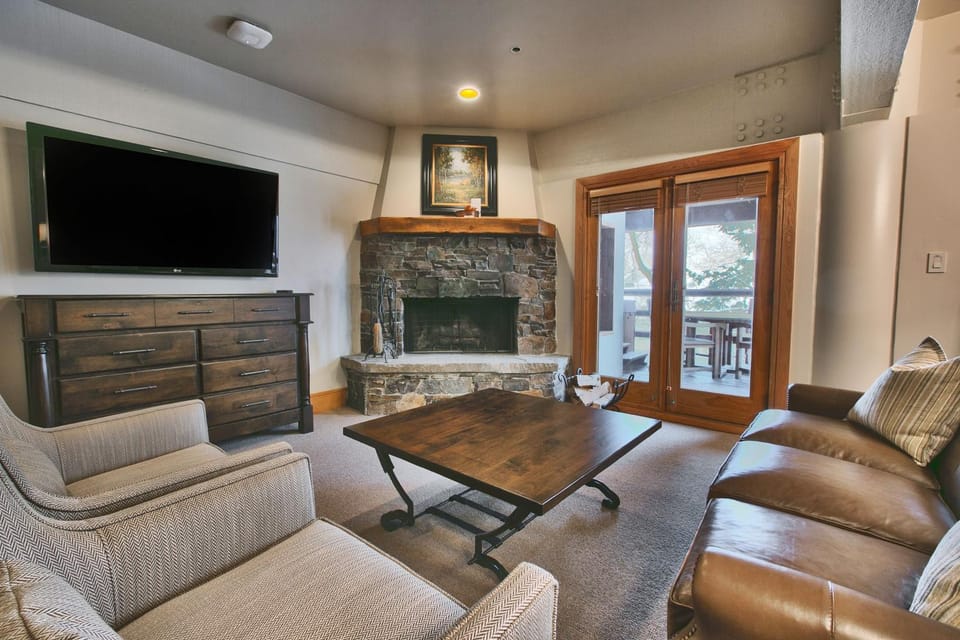 Luxury Two Bedroom Suite with Hot Tub Apartment in Deer Valley