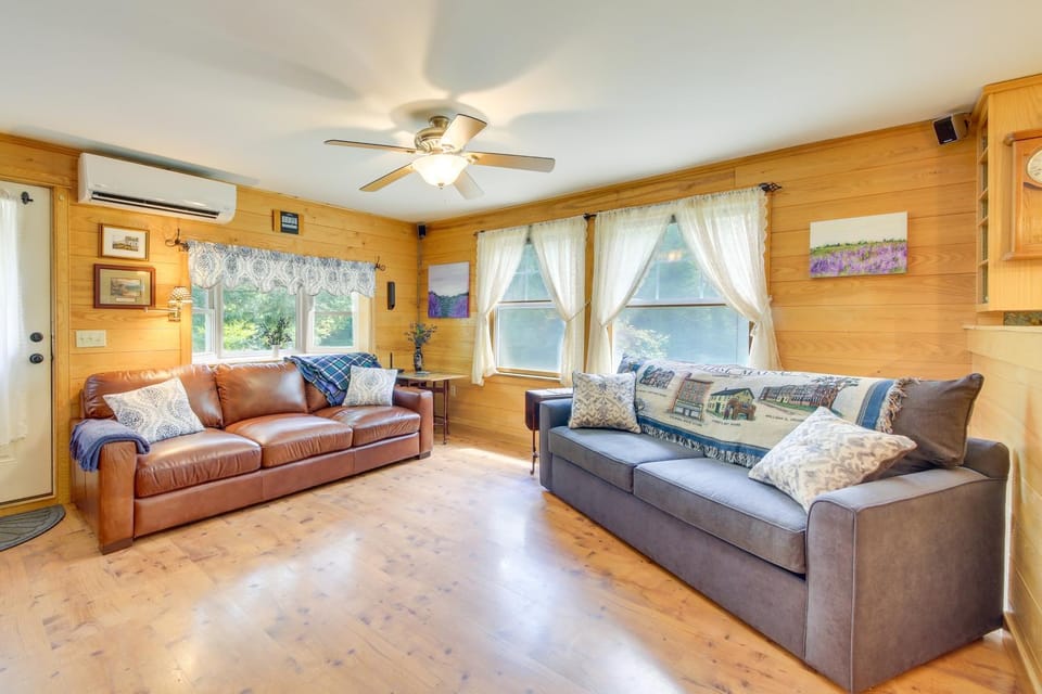 Maine Cottage Getaway, Close to Belfast & Hiking House in Belfast