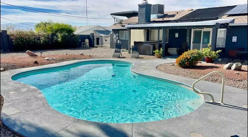 Spacious Getaway! Pool, Spa, Sleeps 9 House in Lake Havasu City
