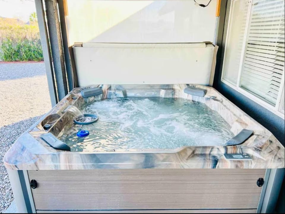 Spacious Getaway! Pool, Spa, Sleeps 9 House in Lake Havasu City