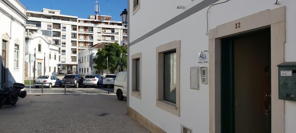 Property building, Neighbourhood, Street view, Location, Parking