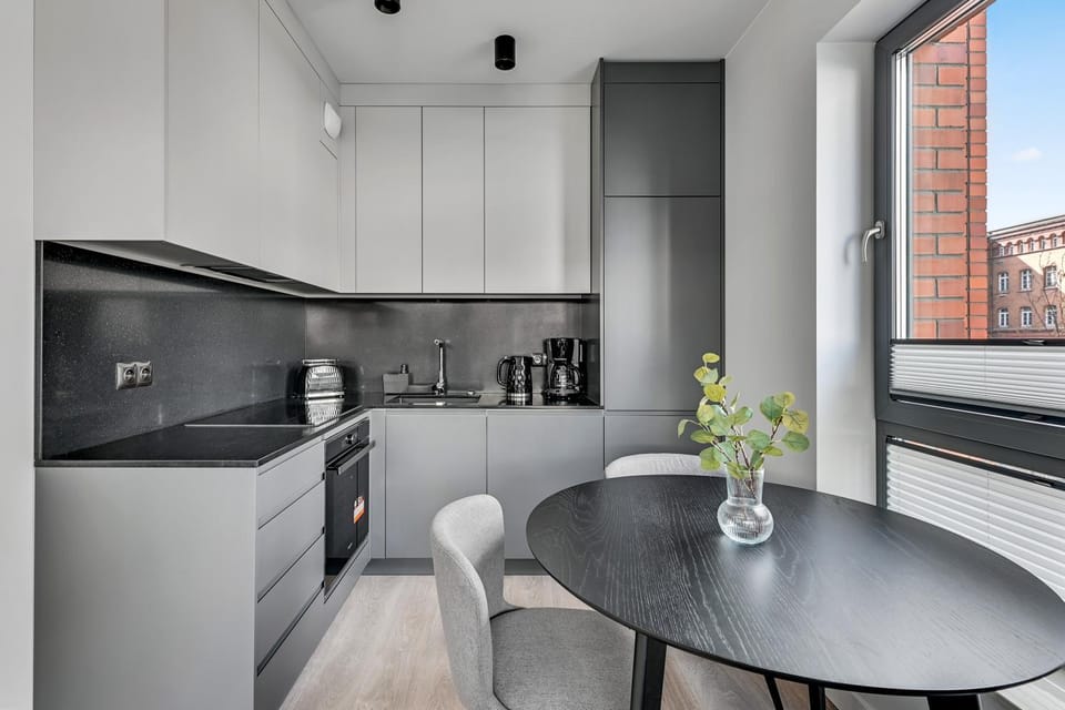 Kitchen or kitchenette, Dining area, dishwasher, oven, stove