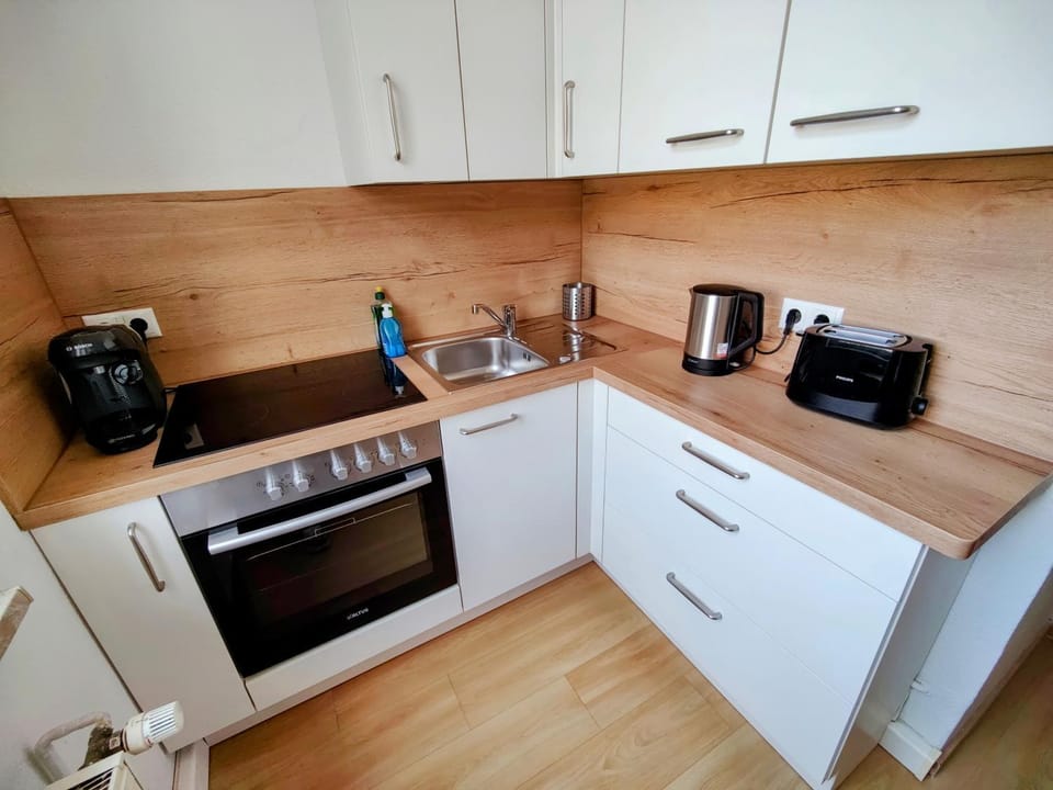 Coffee/tea facilities, Kitchen or kitchenette