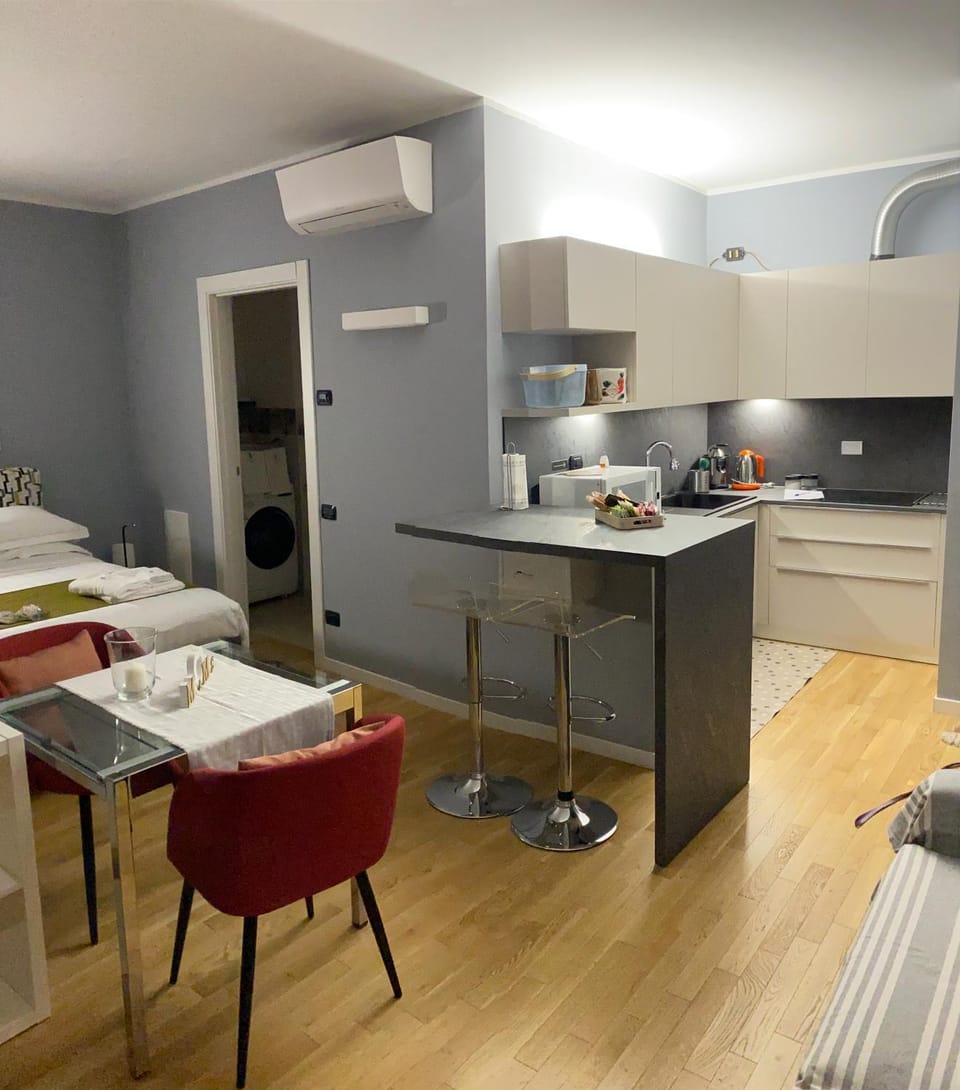 Kitchen or kitchenette, Living room