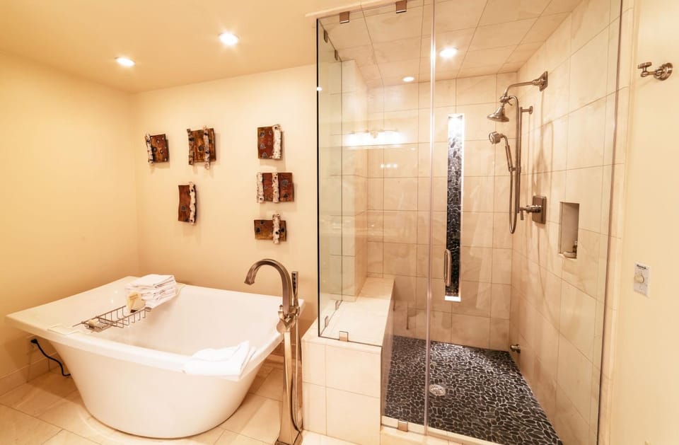 Luxury Four Bedroom Corner Suite with Hot Tub Apartment in Deer Valley