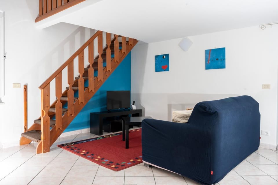 Communal lounge/ TV room, TV and multimedia, Living room, Seating area