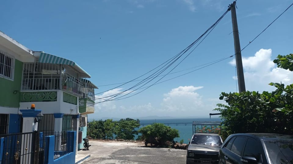 Apto 2Habitaciones con Aire y Vista al Malecón de Samaná Apartment in Samaná Province