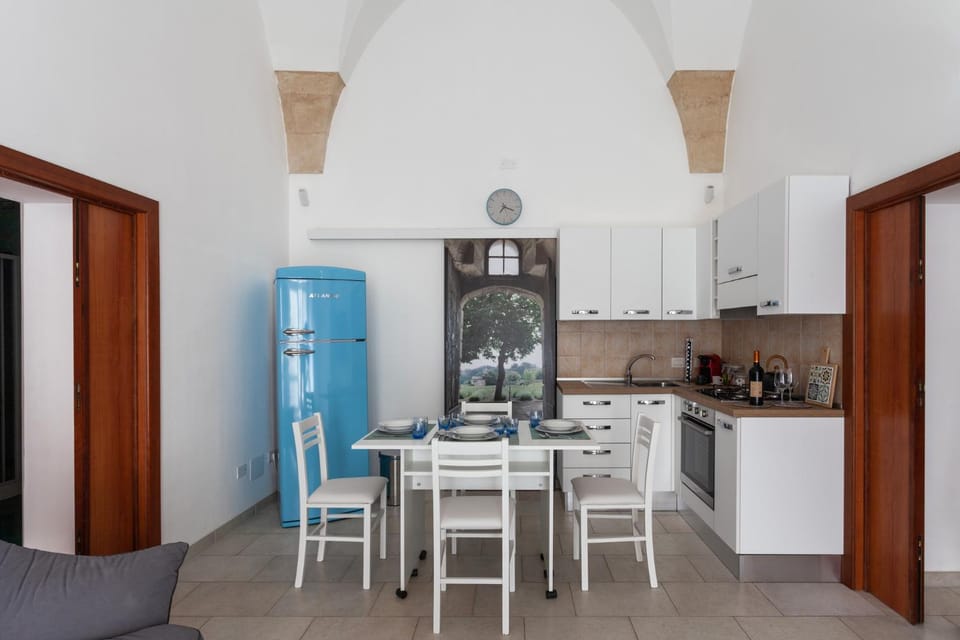 Kitchen or kitchenette, Dining area, pet friendly
