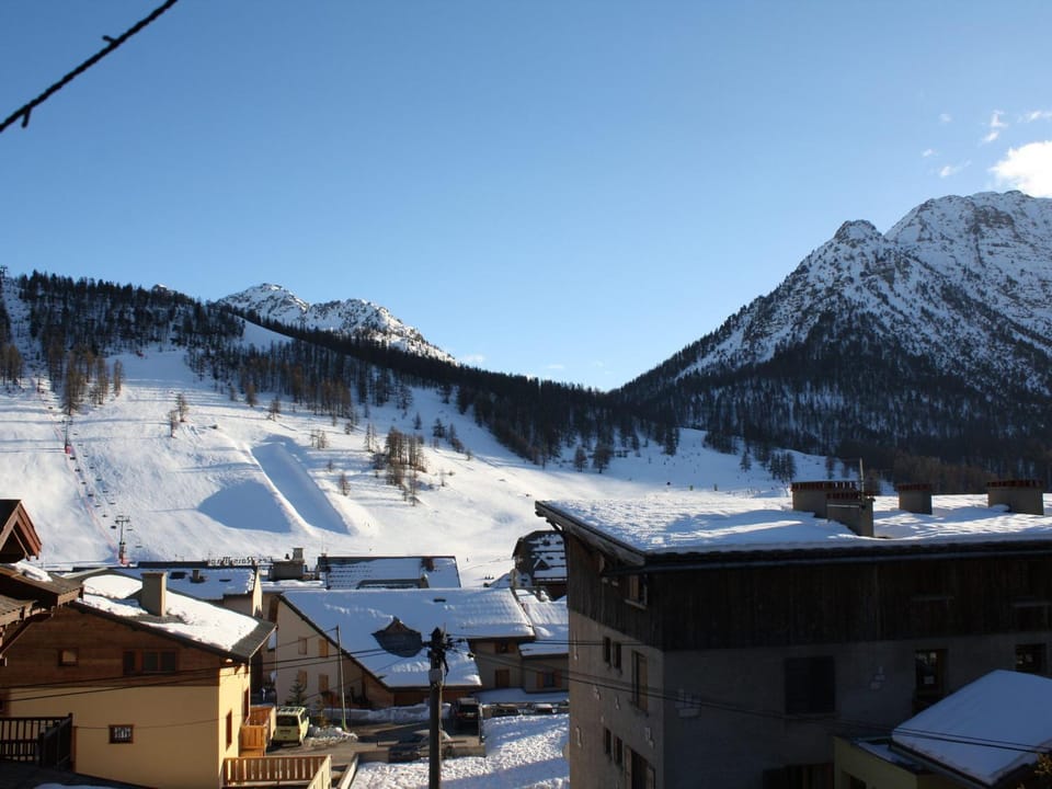 Appartement chalet 90m² - Vue panoramique - Animaux acceptés - FR-1-445-180 Apartment in Montgenèvre