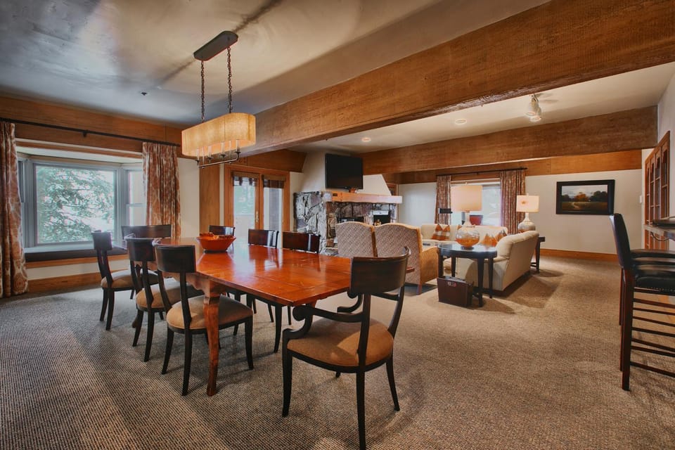 Two Bedroom Townhouse with Hot Tub House in Deer Valley