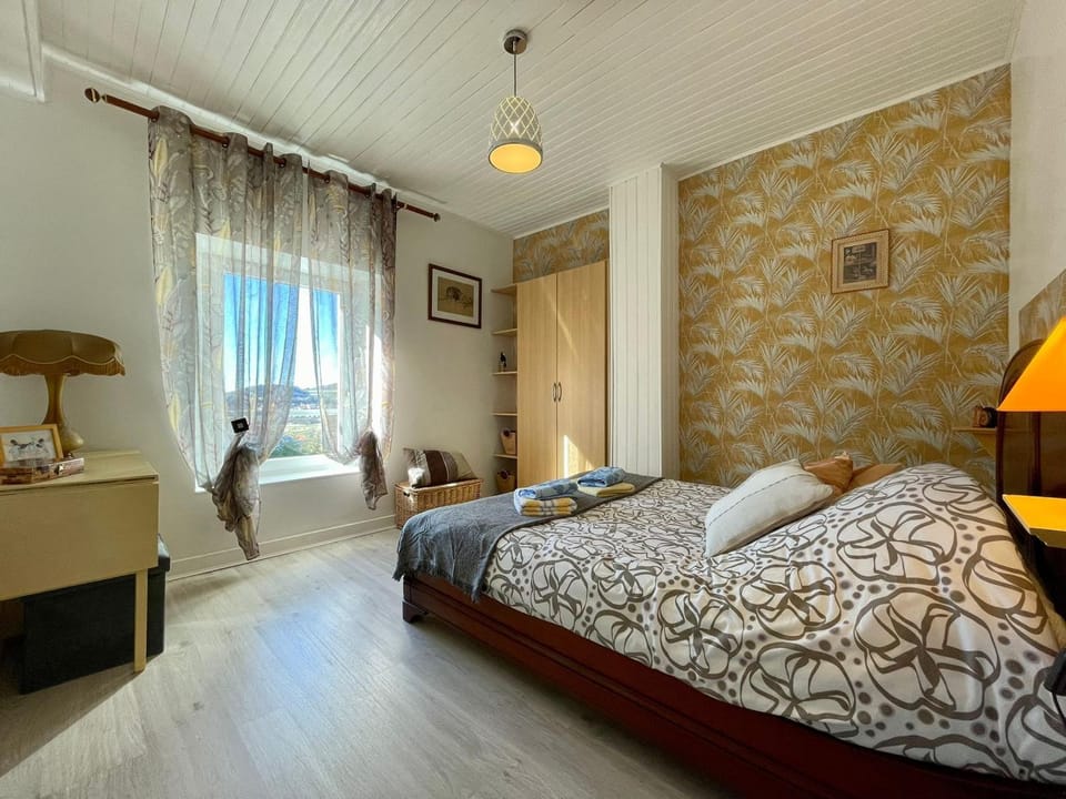 Gîte chaleureux avec cheminée près du Puy-en-Velay, idéal pour familles et séjours professionnels - FR-1-582-349 House in Auvergne-Rhône-Alpes
