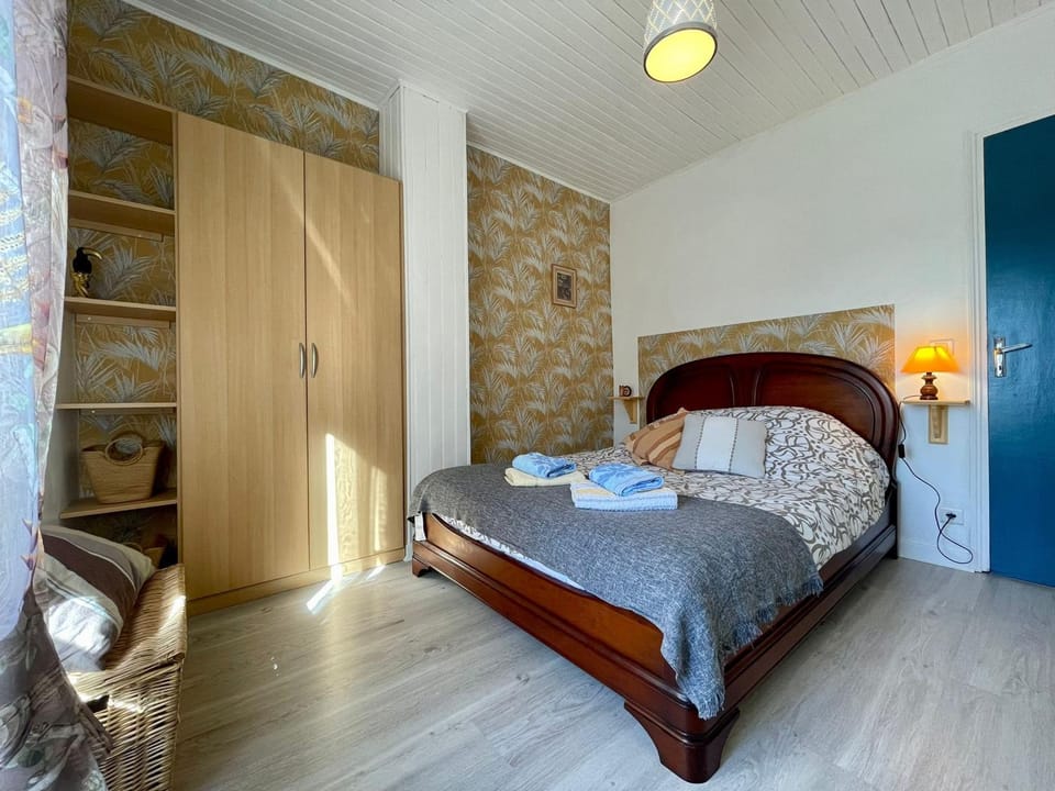 Gîte chaleureux avec cheminée près du Puy-en-Velay, idéal pour familles et séjours professionnels - FR-1-582-349 House in Auvergne-Rhône-Alpes