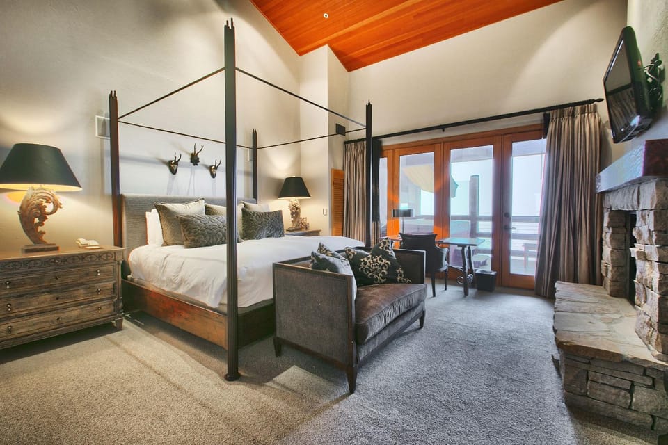 Premium Luxury Three Bedroom Suite with Two Hot Tubs Apartment in Deer Valley