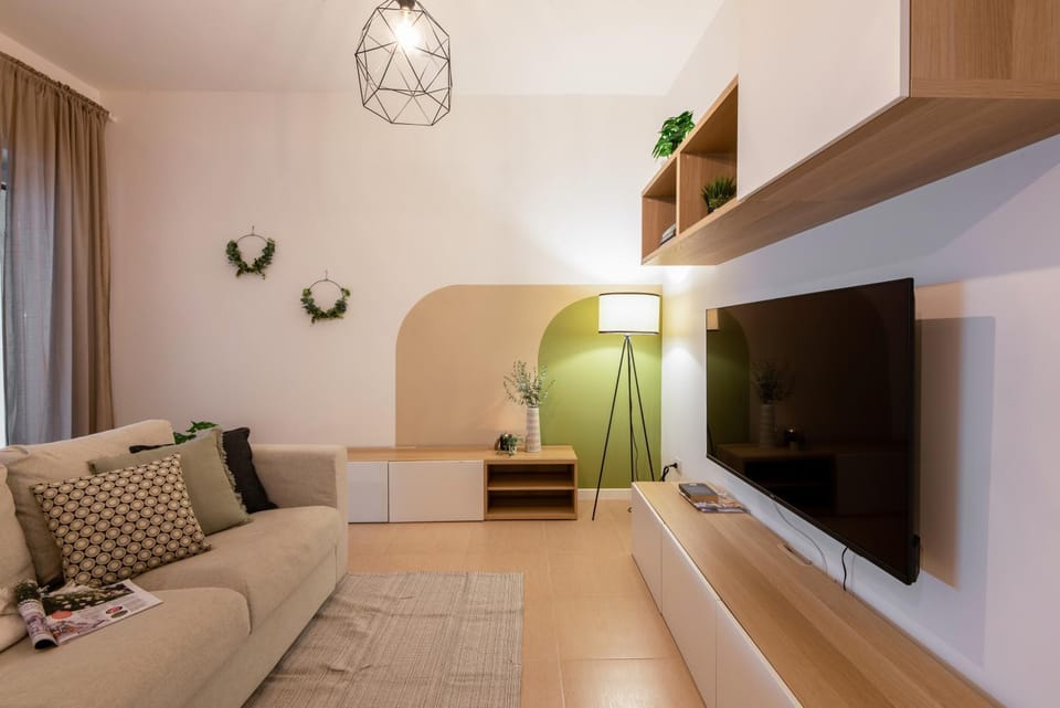 Communal lounge/ TV room, TV and multimedia, Living room, Seating area, Evening entertainment