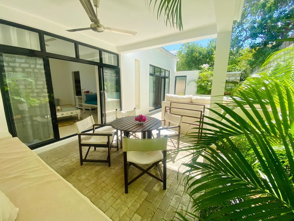 Patio, Balcony/Terrace, Dining area, Garden view