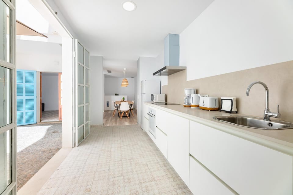 Property building, Kitchen or kitchenette, Living room