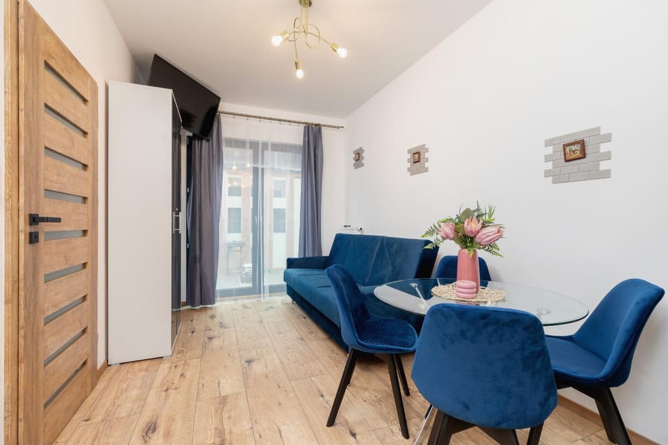 Communal lounge/ TV room, Living room, Seating area