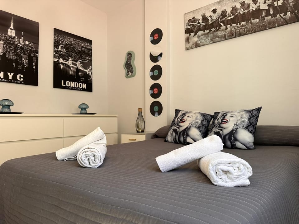 Bed, Bedroom