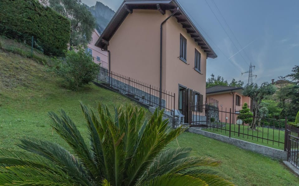 Property building, Facade/entrance, Off site