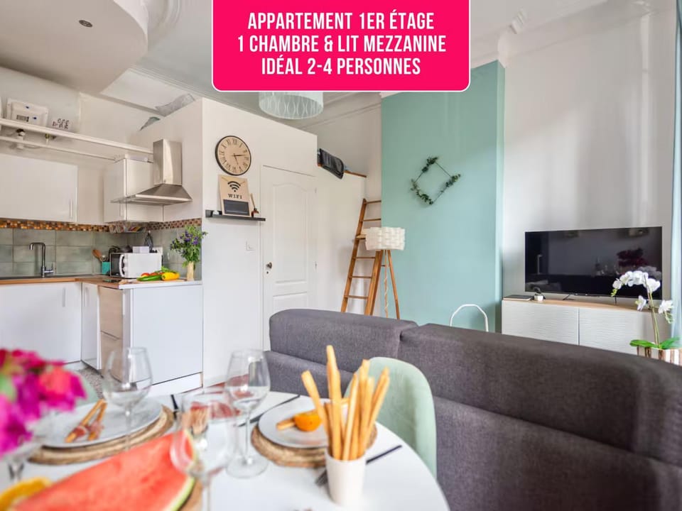 TV and multimedia, Kitchen or kitchenette, Living room, Dining area