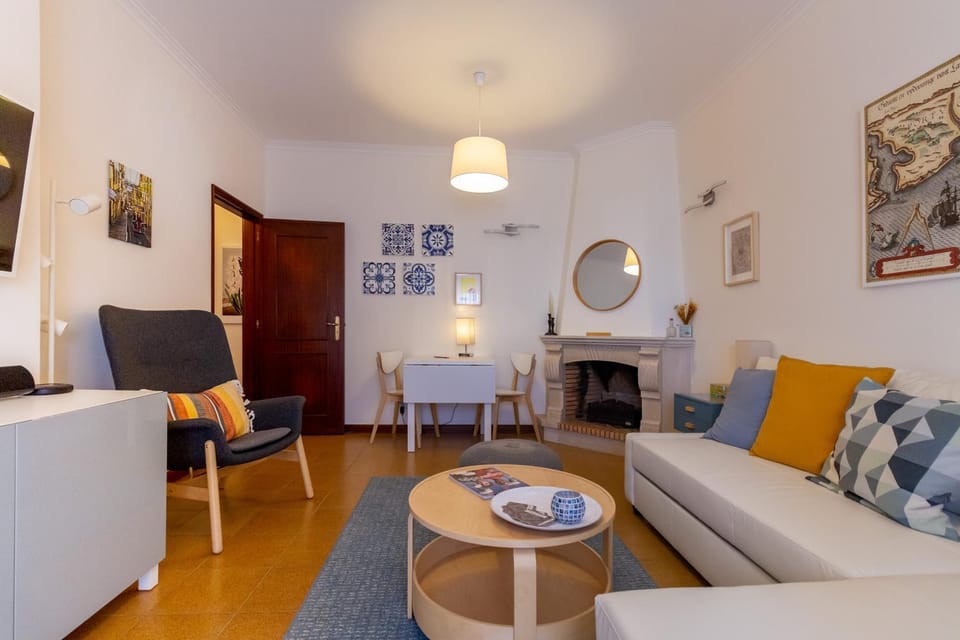 Living room, Decorative detail, Seating area