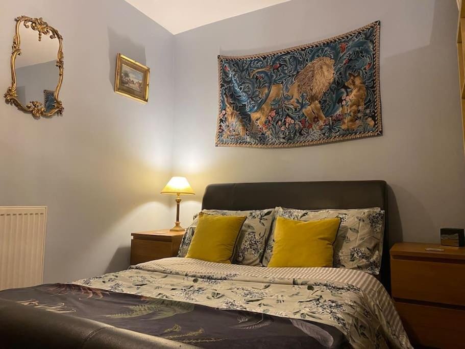 Beautiful & unique riverside town centre apartment Apartment in Macclesfield