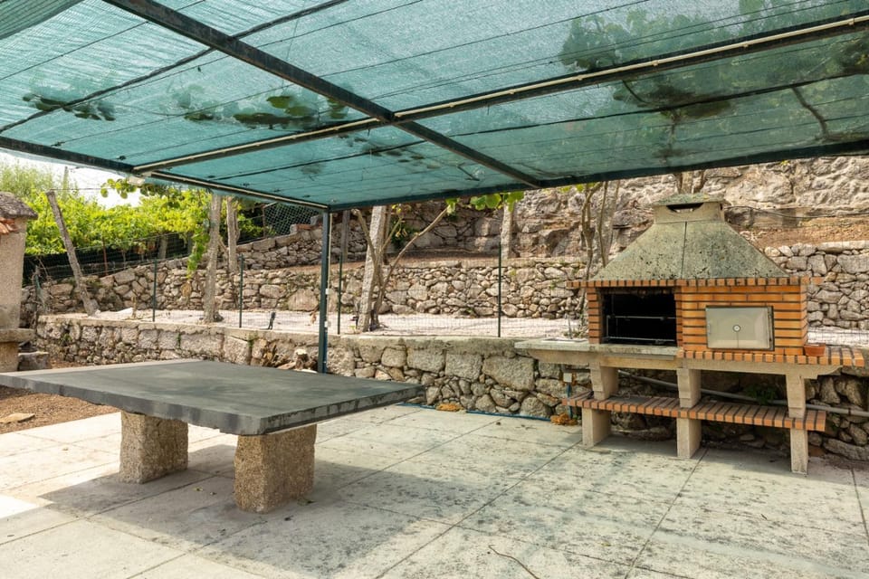 BBQ facilities, Dining area