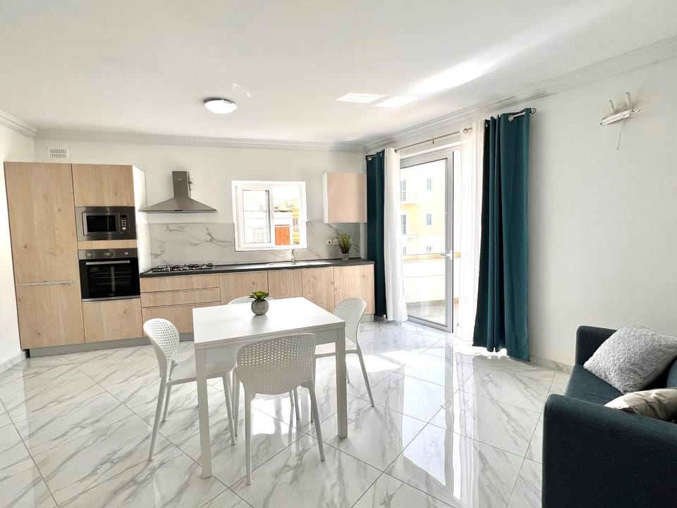 Condo with Patio overlooking Piazza Apartment in Sliema