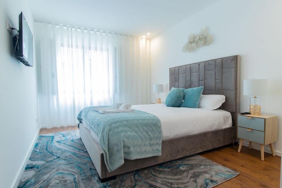 Stunning Apartment w/ Free Parking by LovelyStay Apartment in Porto